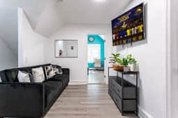 Penthouse 4BR-2BA-9Beds | NYC | EWR | Free Parking - Image 2