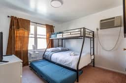 Sunset Suite 3BR-2BA-7 Beds | MetLife-NYC-Parking