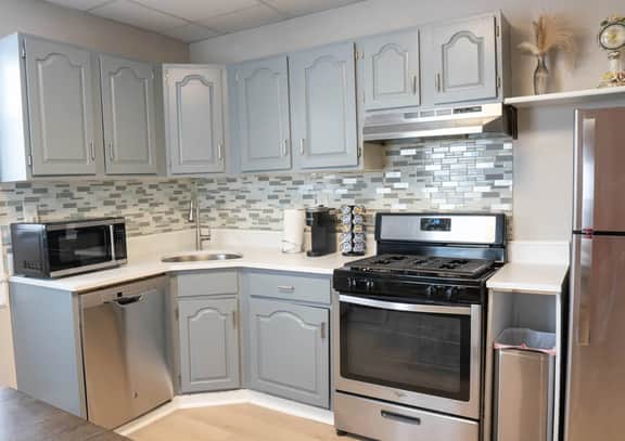 Deluxe 4BR-2BA-12 Beds | NYC | MetLife | Parking