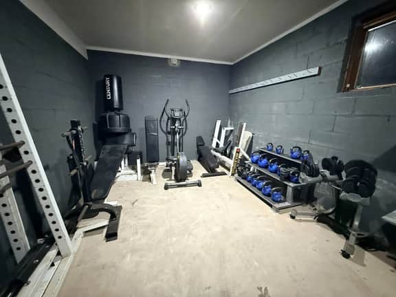 Mega Mansion! 6BR-3.5BA | NYC | MetLife | Parking