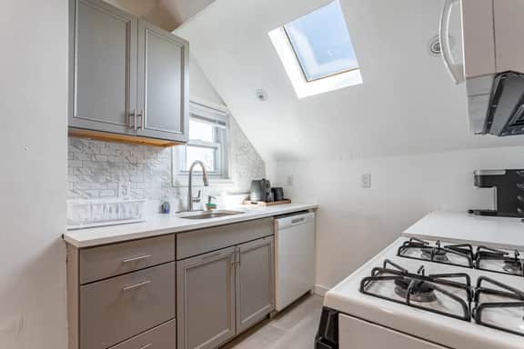 Penthouse 4BR-2BA-9 Beds | NYC | MetLife | Parking