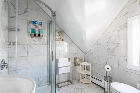 Penthouse 4BR-2BA-9 Beds | NYC | MetLife | Parking