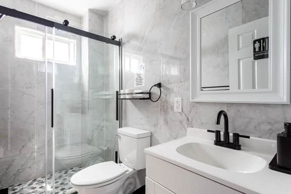 Ultra Modern 4BR-2BA-9 Beds | MetLife-NYC-Parking