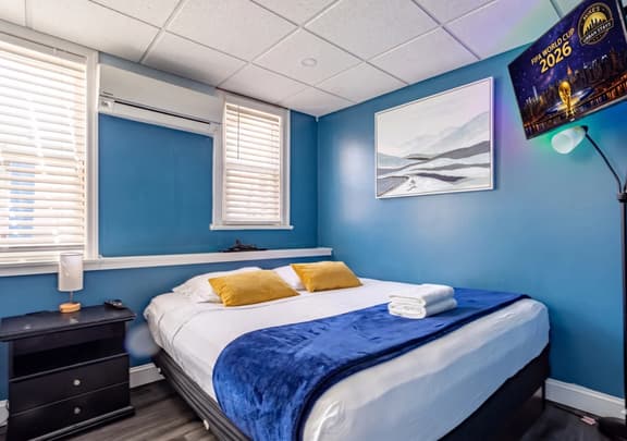 Luxurious 4BR-2BA-9Beds | NYC | EWR | Free Parking - Image 1