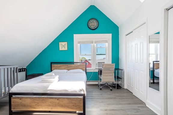 Penthouse 4BR-2BA-9Beds | NYC | EWR | Free Parking - Image 1